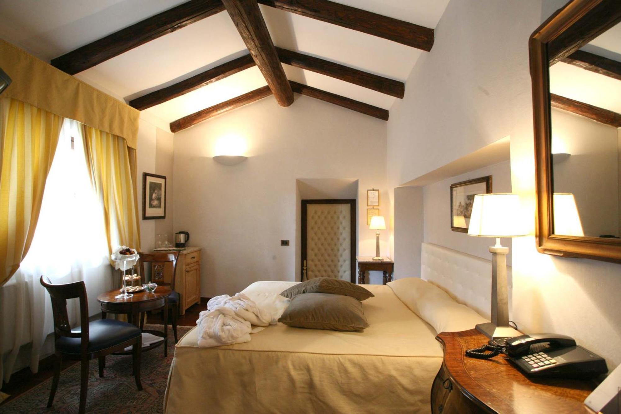 Hotel Villa Beccaris Monforte dʼAlba Extérieur photo