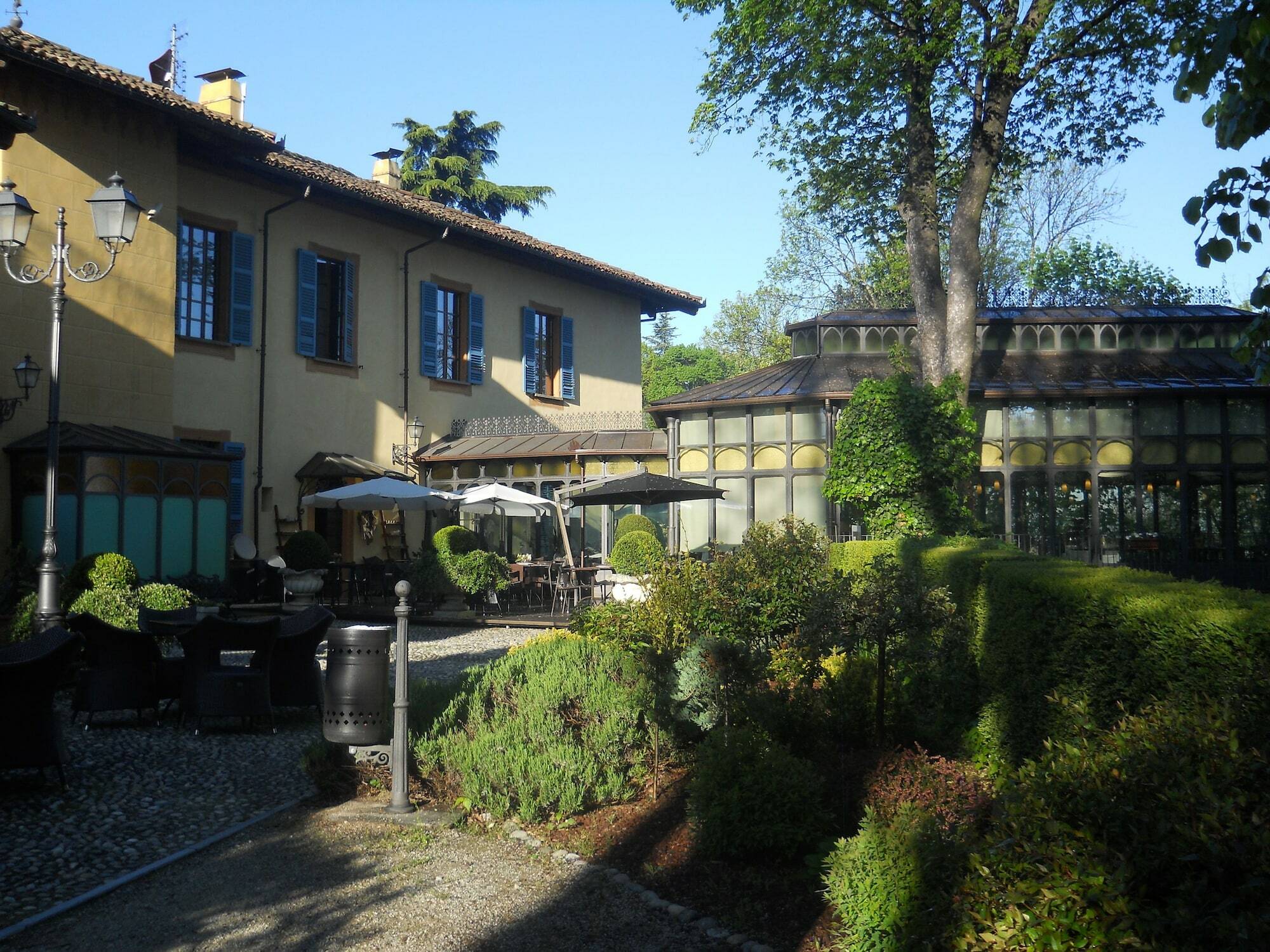 Hotel Villa Beccaris Monforte dʼAlba Extérieur photo