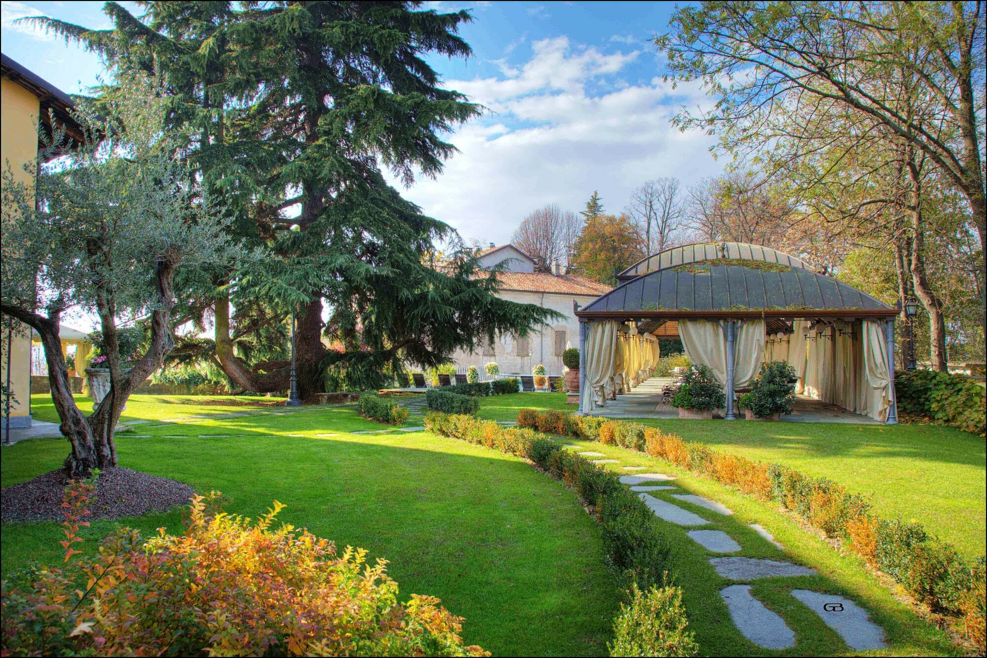 Hotel Villa Beccaris Monforte dʼAlba Extérieur photo